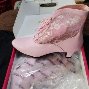 Pink side lace tie up boot